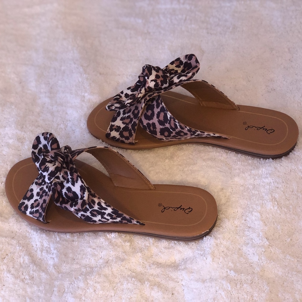 Qupid Leopard Suede Knotted Sandals - Picture 4 of 7